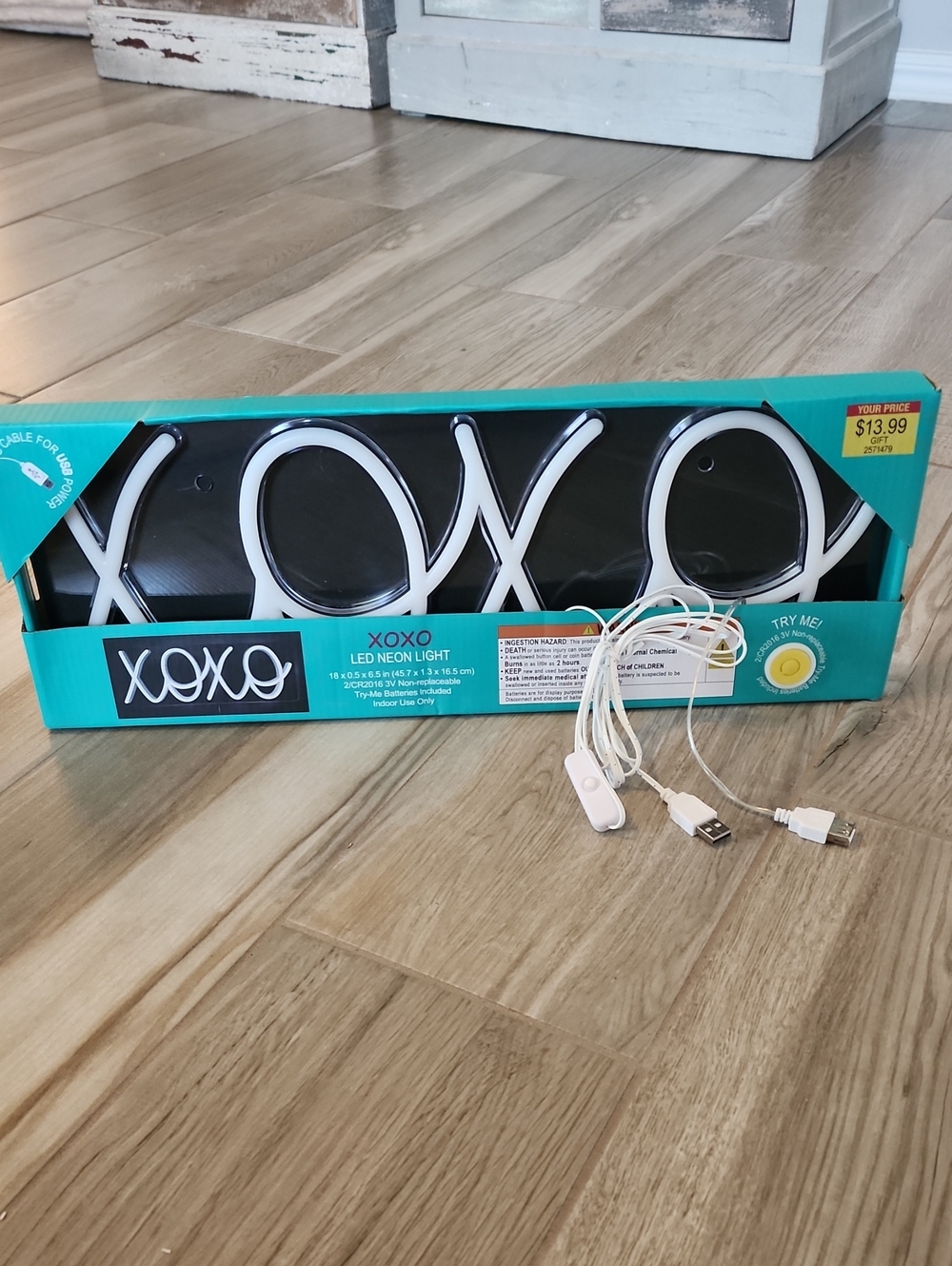 NWT Hobby Lobby LED Neon XOXO Light